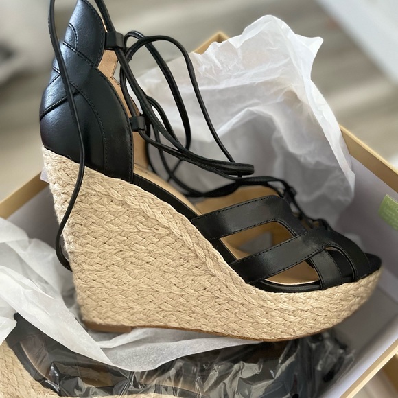 7.5 Wedges - Picture 1 of 1